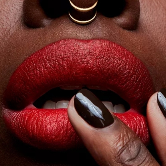 MAC Lady Danger 607 matte Lipstick - Picture 5 of 16